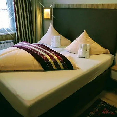 Hotel Gasthof Markterwirt Отель Альтенмаркт (Понгау)