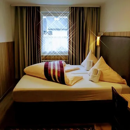 Hotel Gasthof Markterwirt Отель Альтенмаркт (Понгау)